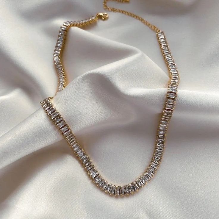 گردنبند تنیسی